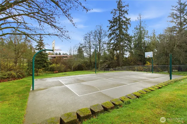 a view of a tennis court