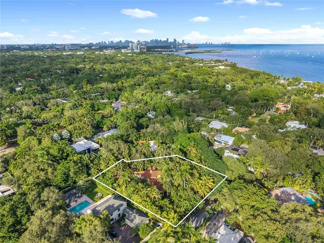 $7,500,000 | 4190 Ingraham Highway, Miami, FL 33133