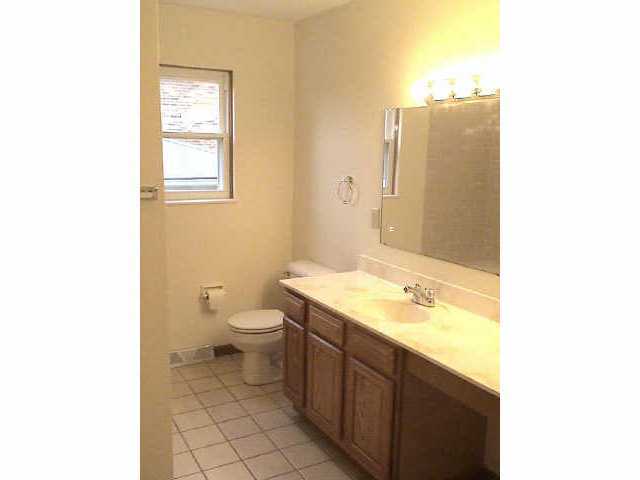 1282 Woodcroft Road Columbus, OH 43204 - Photo 5 of 8