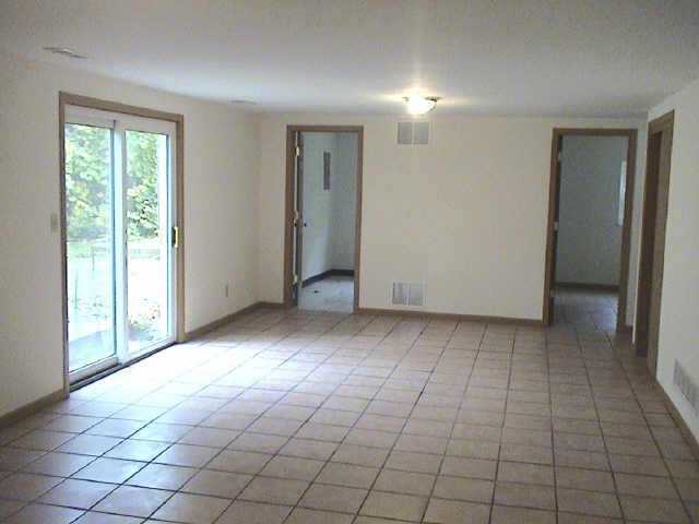 1282 Woodcroft Road Columbus, OH 43204 - Photo 7 of 8