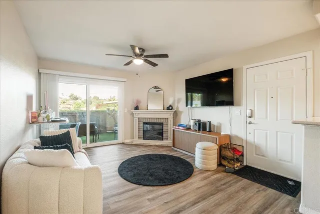 $430,000 | 42140 Lyndie Lane, Unit 1, Temecula, CA 92591