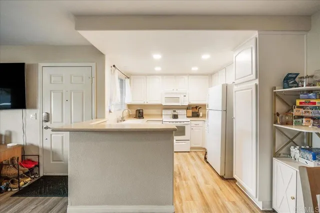 $430,000 | 42140 Lyndie Lane, Unit 1, Temecula, CA 92591