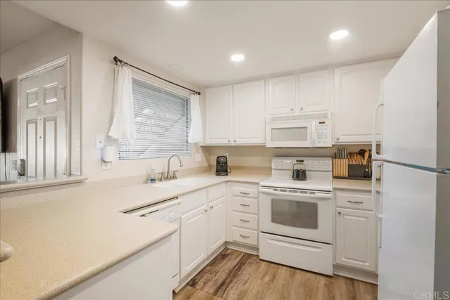 $430,000 | 42140 Lyndie Lane, Unit 1, Temecula, CA 92591