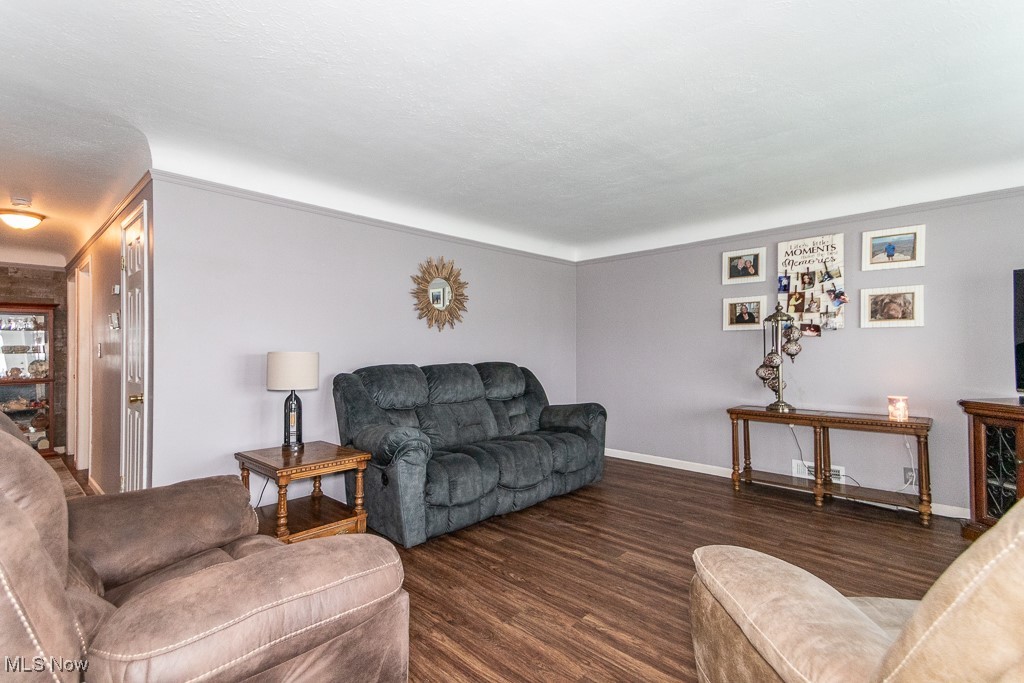547 Dickerson Road Willowick, OH 44095 - Photo 5 of 38