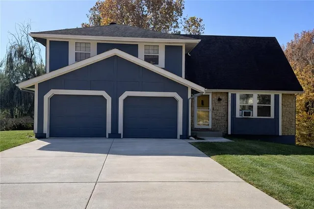 $350,000 | 213 Northwest 80th Street, Kansas City, MO 64118