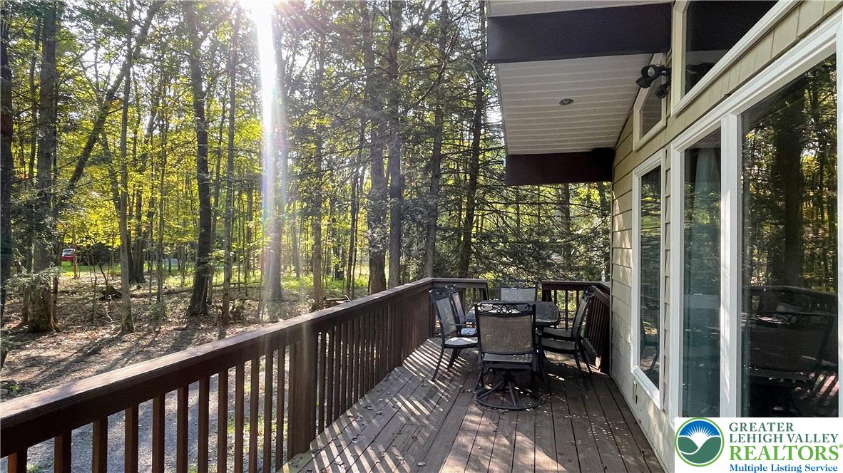 11 Hemlock Path Jim Thorpe, PA 18229 - Photo 3 of 24