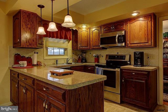 3689 Rimrock Road York, PA 17402 - Photo 8 of 28 Gallery Image 8