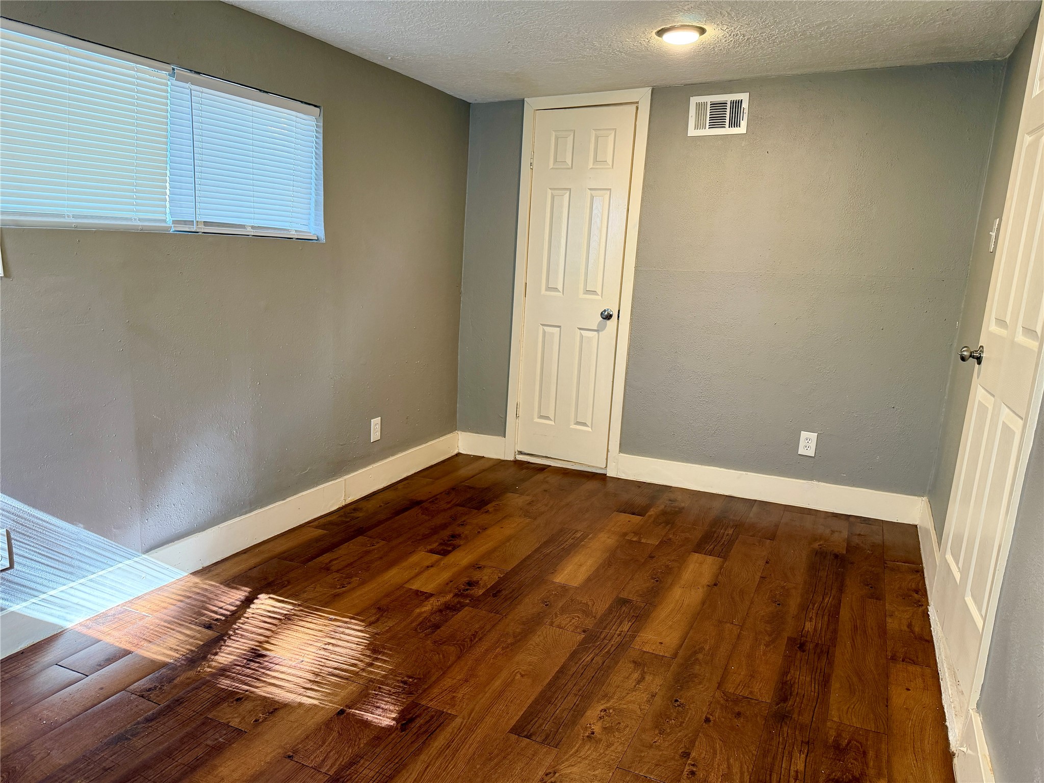 4727 Eppes Street Houston, TX 77021 - Photo 11 of 17