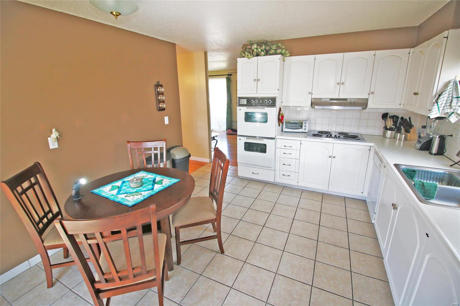 353 Baxter Road Ballwin, MO 63011 - Photo 15 of 19 Gallery Image 15