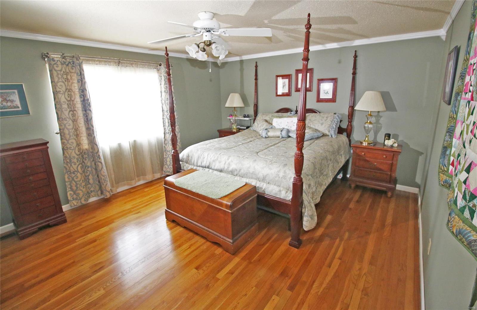 353 Baxter Road Ballwin, MO 63011 - Photo 8 of 19 Gallery Image 8