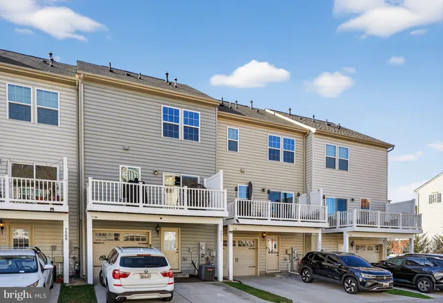 a car parked in front of a building