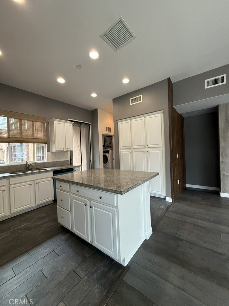 422 West Rte 66, Unit 1 Glendora, CA 91740 - Photo 11 of 34 Kitchen