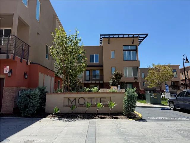 $3,250 | 422 West Rte 66, Unit 1, Glendora, CA 91740