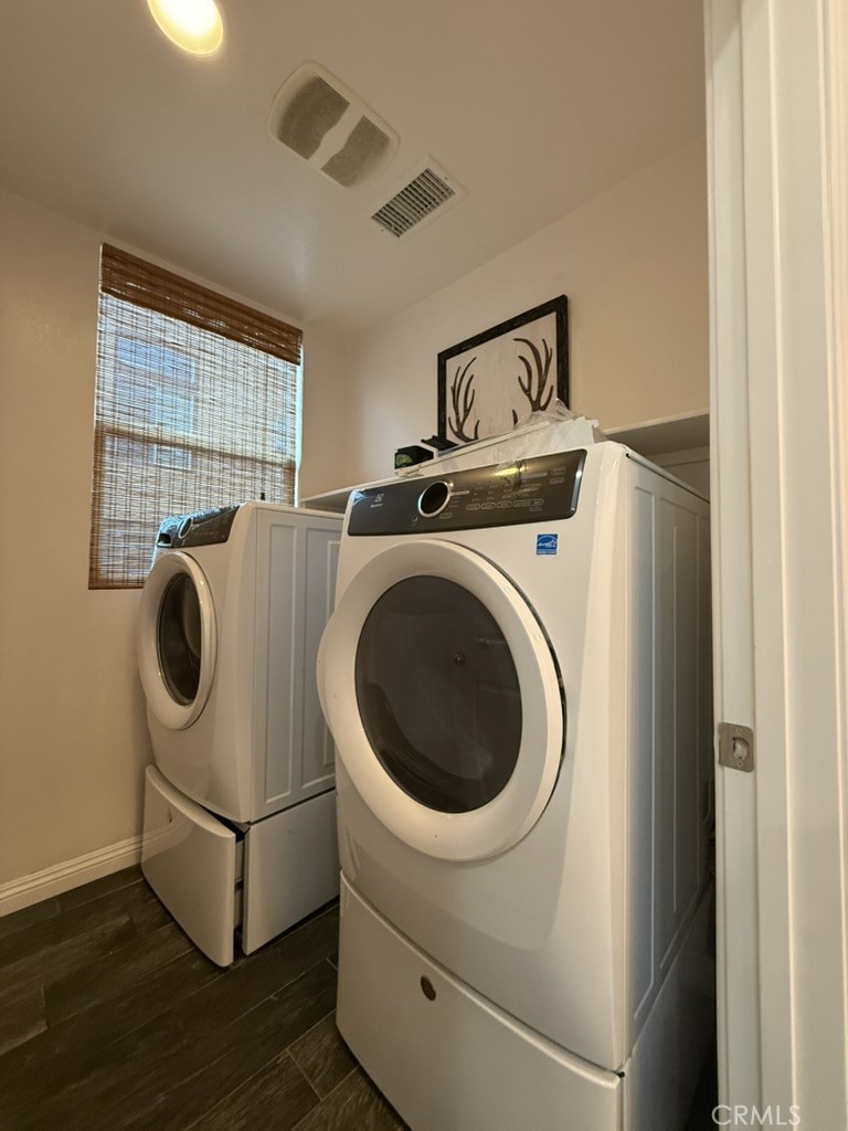 422 West Rte 66, Unit 1 Glendora, CA 91740 - Photo 5 of 34 Laundry room