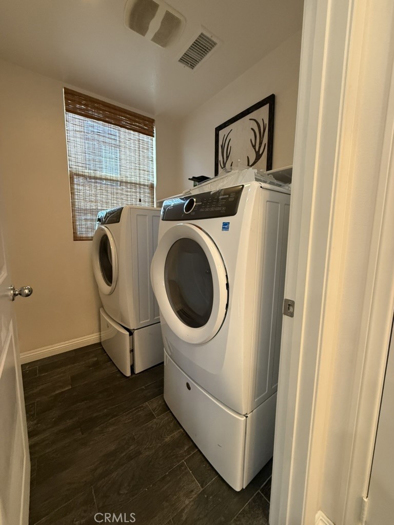 422 West Rte 66, Unit 1 Glendora, CA 91740 - Photo 7 of 34 Laundry room