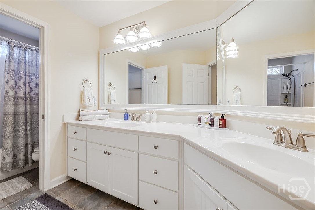 663 Wyndham Way Pooler, GA 31322 - Photo 50 of 66 Double sinks in hallway full bathroom off bedroom 5