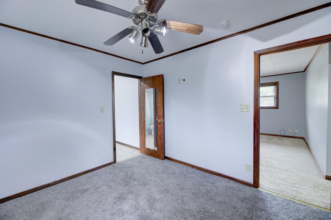 1902 Winfield Avenue Winfield, KS 67156 - Photo 14 of 36