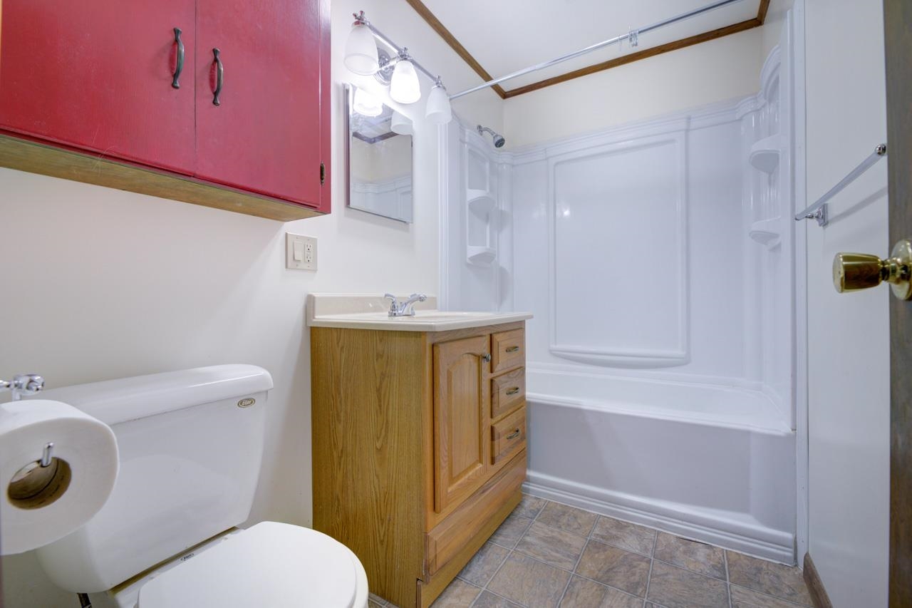 1902 Winfield Avenue Winfield, KS 67156 - Photo 18 of 36