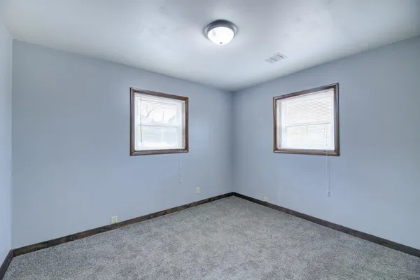 $204,900 | 1902 Winfield Avenue, Winfield, KS 67156