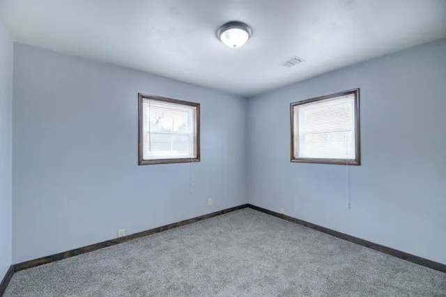 $204,900 | 1902 Winfield Avenue, Winfield, KS 67156