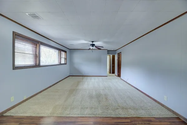 $204,900 | 1902 Winfield Avenue, Winfield, KS 67156