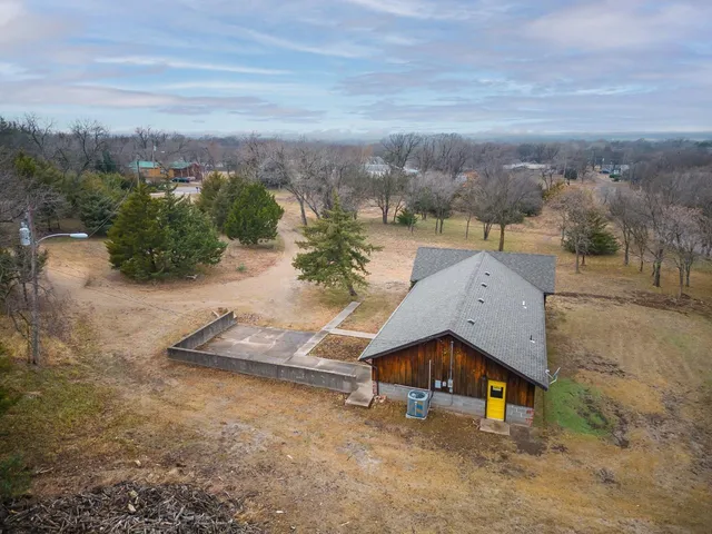 $204,900 | 1902 Winfield Avenue, Winfield, KS 67156