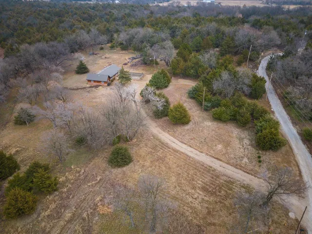 $204,900 | 1902 Winfield Avenue, Winfield, KS 67156