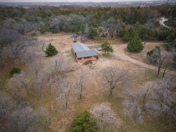 $204,900 | 1902 Winfield Avenue, Winfield, KS 67156