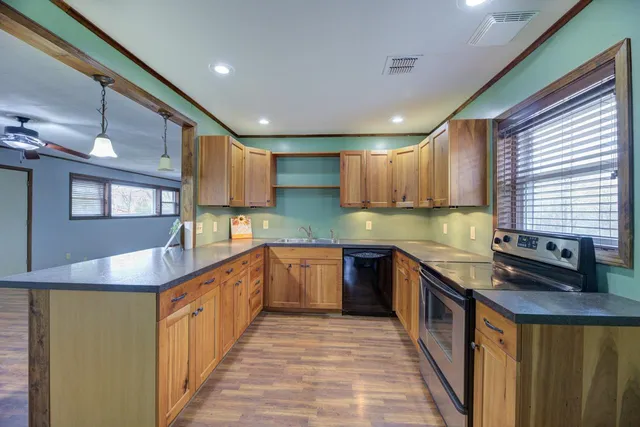 $204,900 | 1902 Winfield Avenue, Winfield, KS 67156