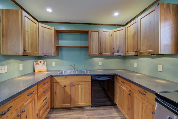 $204,900 | 1902 Winfield Avenue, Winfield, KS 67156