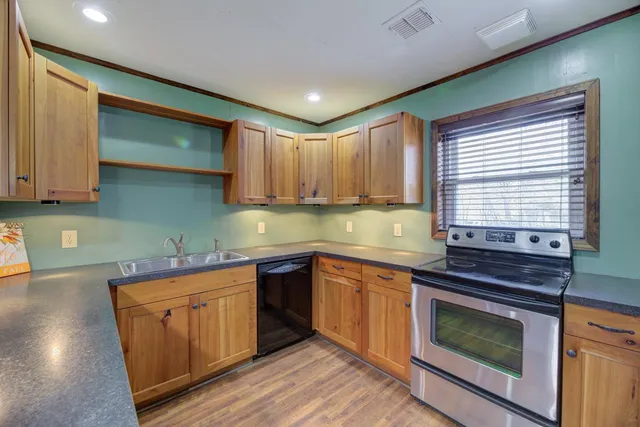 $204,900 | 1902 Winfield Avenue, Winfield, KS 67156