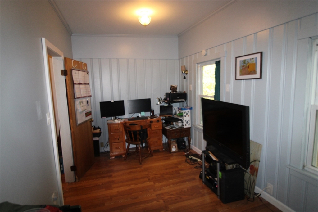 340 Lake Avenue Worcester, MA 01604 - Photo 28 of 37 a view of a livingroom with workspace and a window