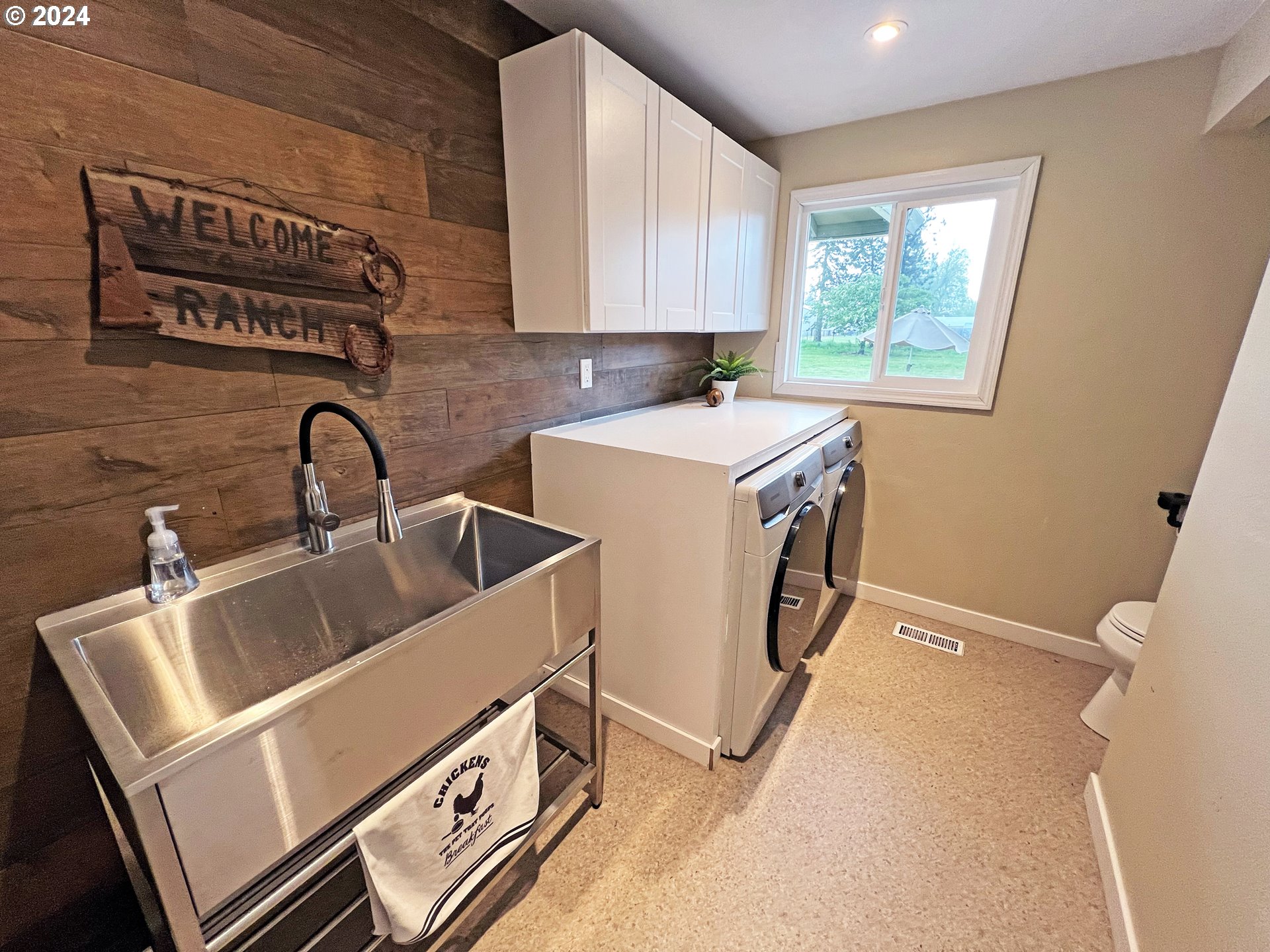 6885 South Anderson Road Aurora, OR 97002 - Photo 22 of 38 Gallery Image 22