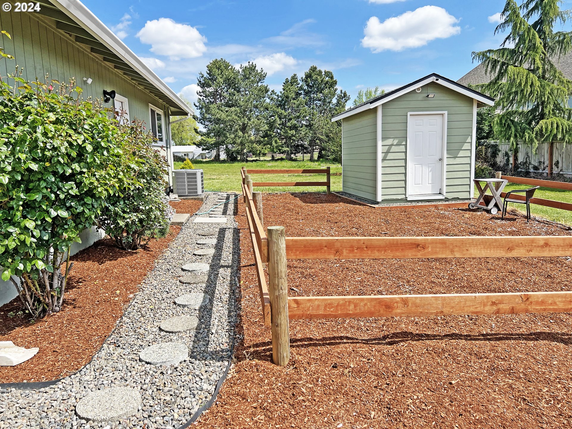 6885 South Anderson Road Aurora, OR 97002 - Photo 29 of 38 Gallery Image 29