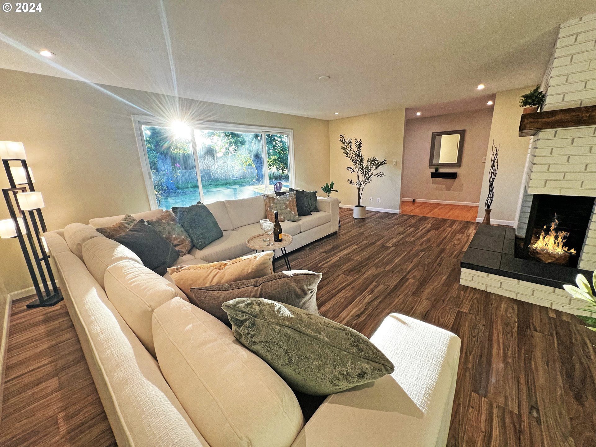 6885 South Anderson Road Aurora, OR 97002 - Photo 4 of 38 Gallery Image 4
