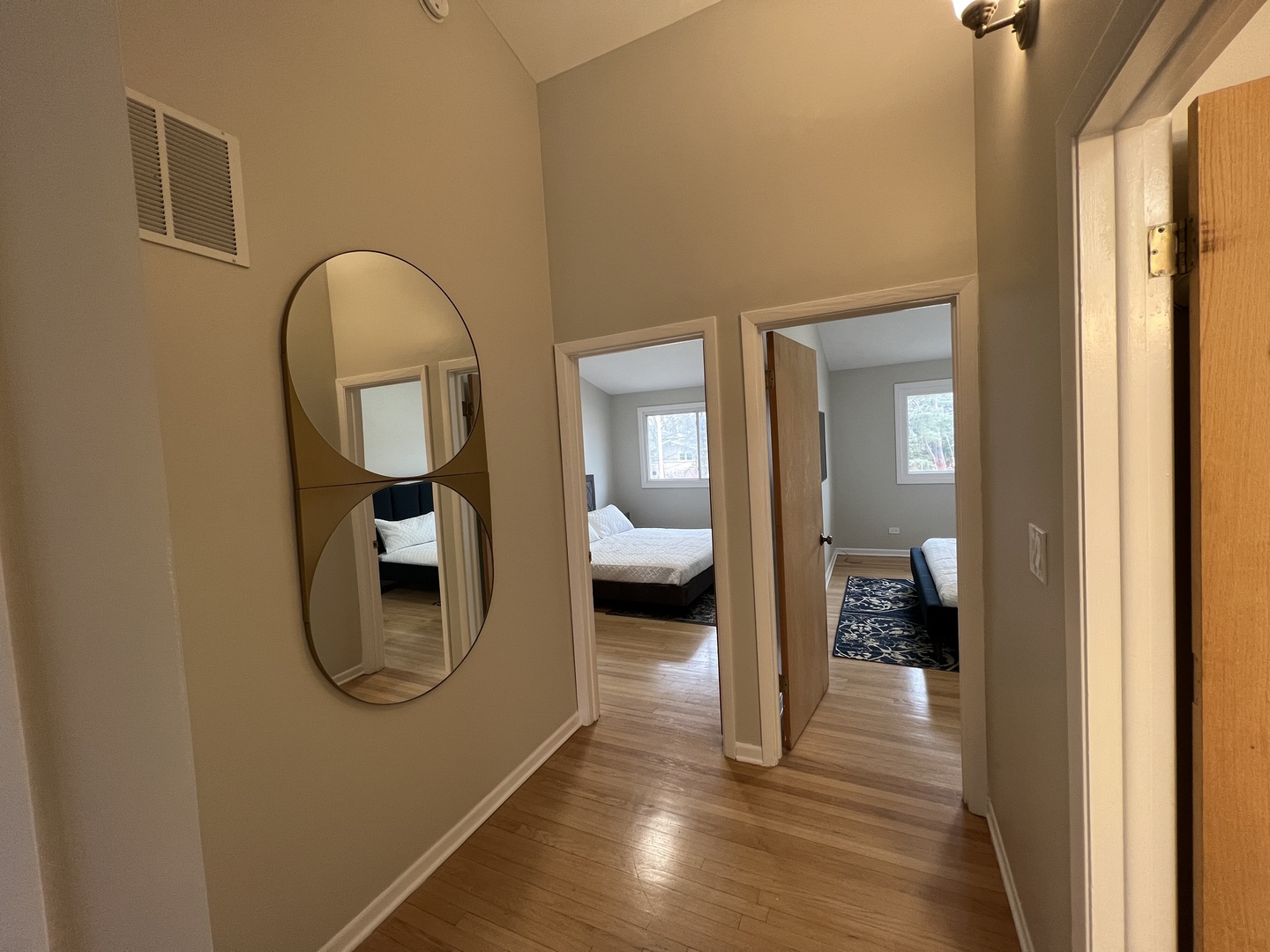 725 Hibbard Road Wilmette, IL 60091 - Photo 9 of 15 a view of a livingroom from a hallway