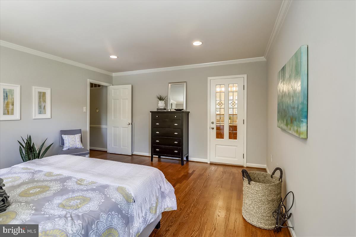 9801 Brookford Road Potomac, MD 20854 - Photo 25 of 82 Owner's suite