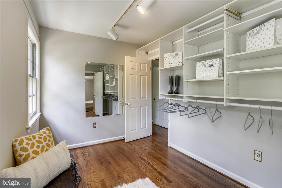 9801 Brookford Road Potomac, MD 20854 - Photo 28 of 82 Closet