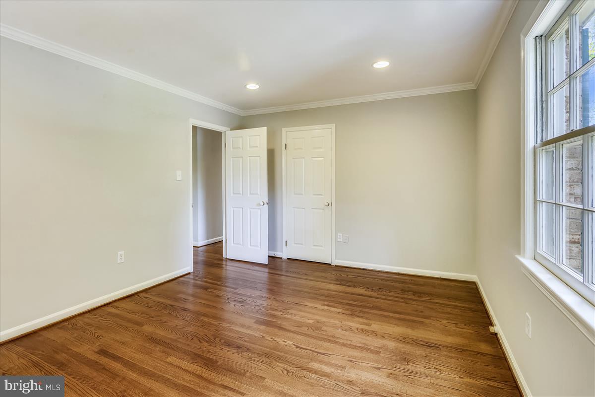 9801 Brookford Road Potomac, MD 20854 - Photo 34 of 82 Bedroom