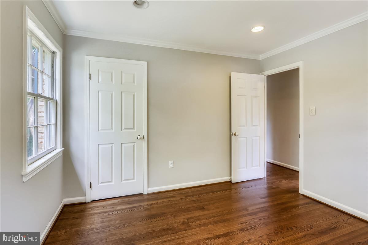 9801 Brookford Road Potomac, MD 20854 - Photo 39 of 82 Bedroom