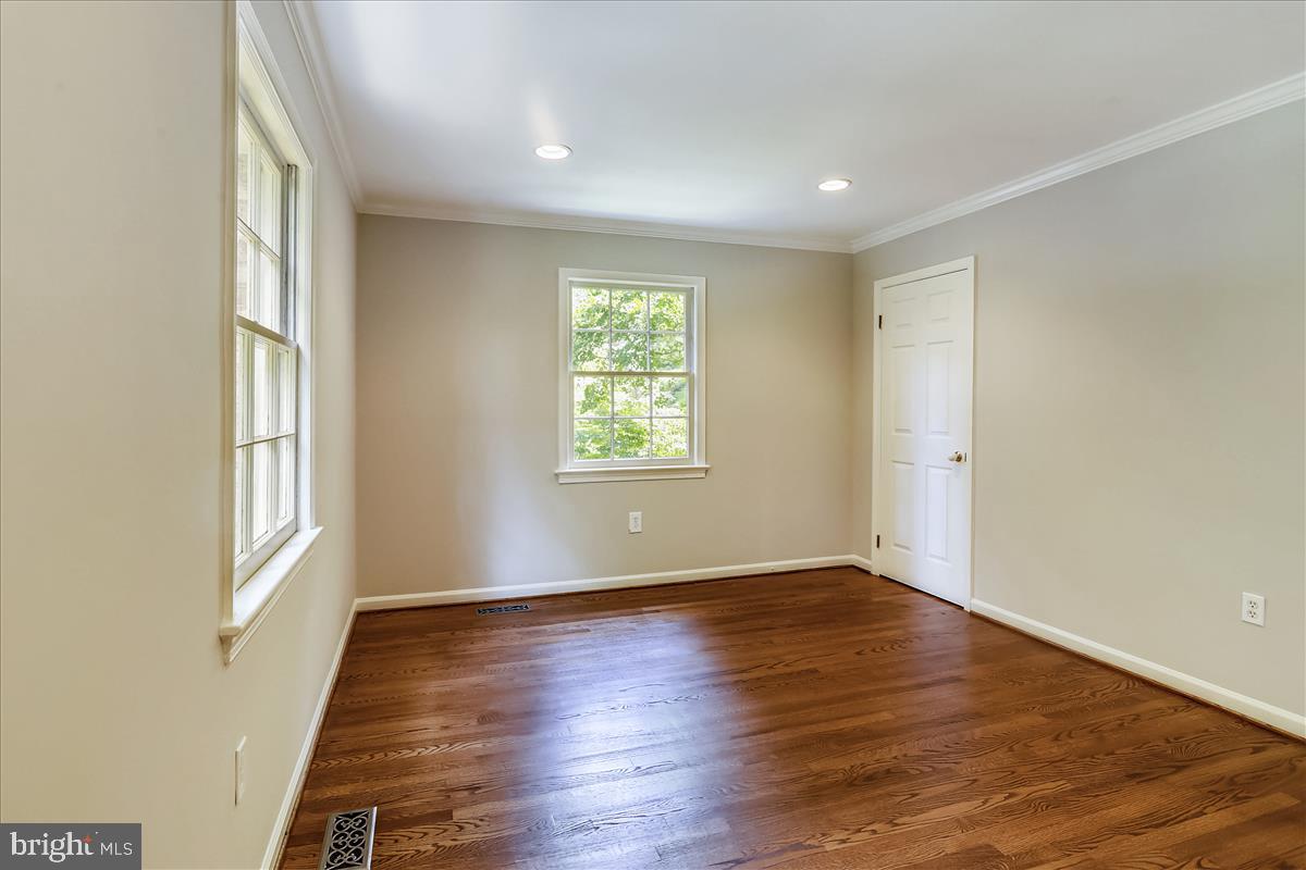 9801 Brookford Road Potomac, MD 20854 - Photo 41 of 82 Bedroom