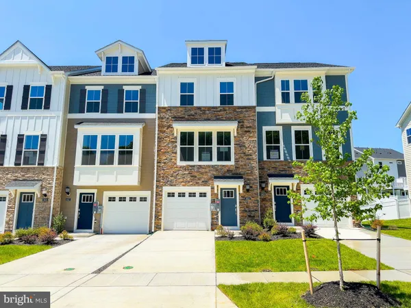 $379,990 | 5615 Ludlow Place, White Plains, MD 20695