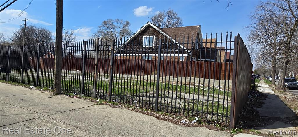 7228 Rutherford Street Detroit, MI 48228 - Photo 1 of 5