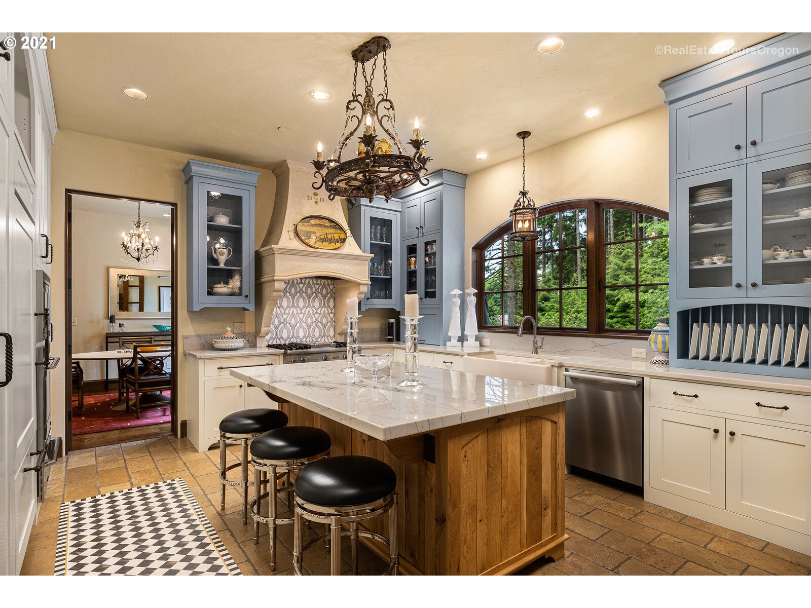 10605 Northwest Saltzman Road Portland, OR 97229 - Photo 11 of 32 Gallery Image 11