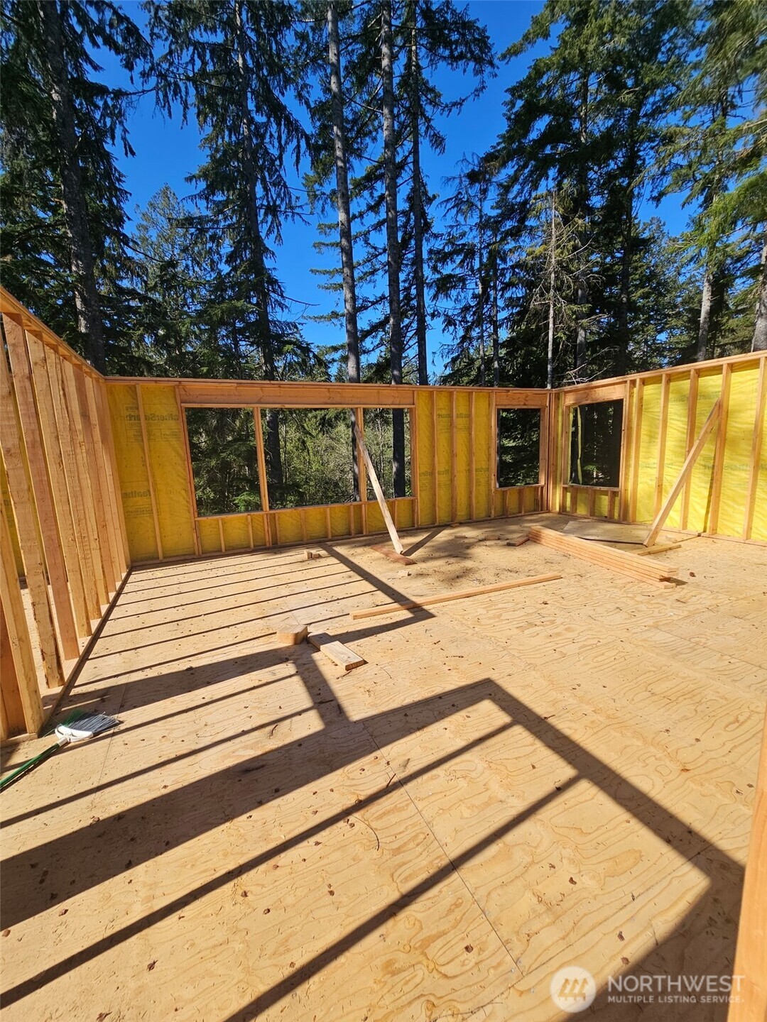 821 East Olde Lyme Road Shelton, WA 98584 - Photo 16 of 33 a view of a swimming pool with a chair