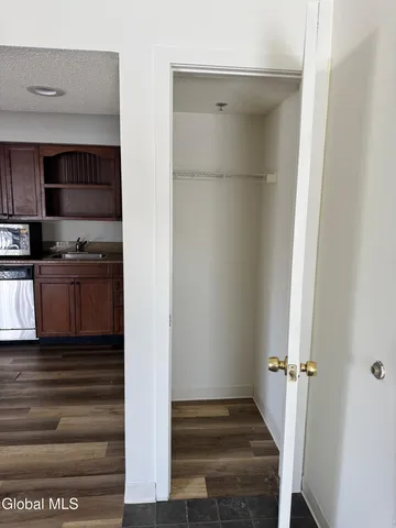 $1,176 | 9 Residence Inn Drive, Unit 201, Colonie, NY 12110