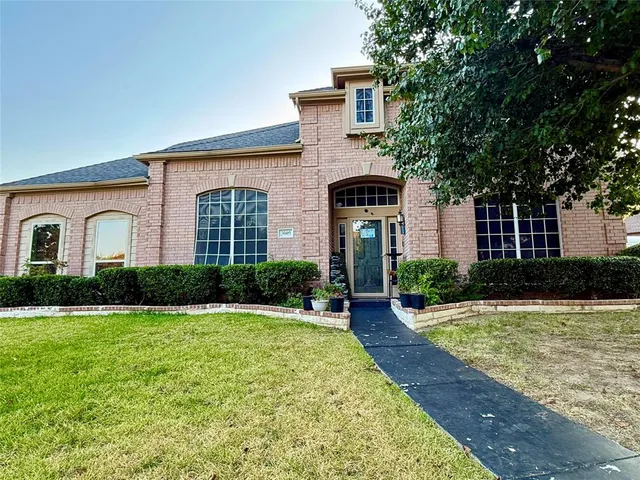 $572,000 | 3009 St Lynda Drive, Mansfield, TX 76063