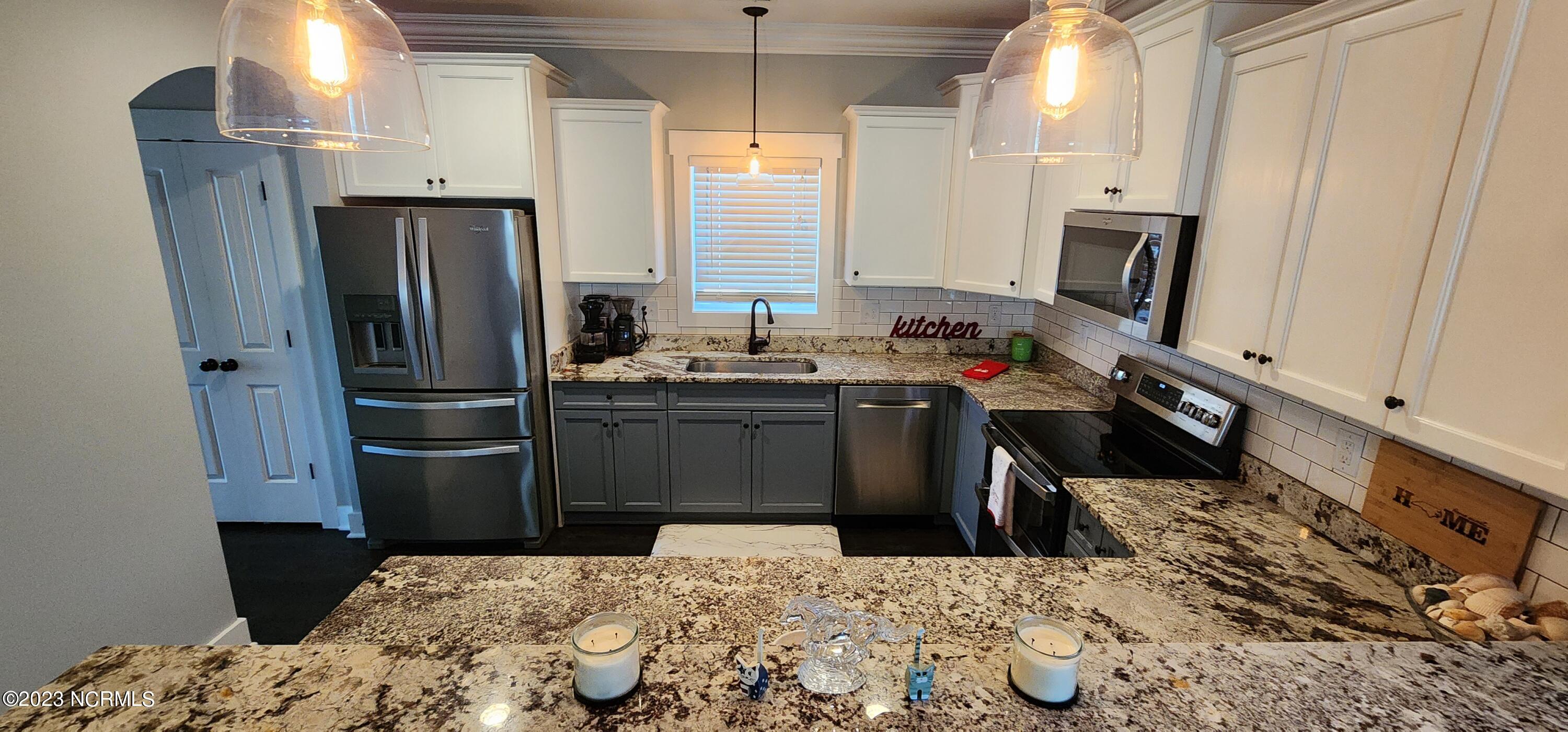 352 Inverness Drive Hubert, NC 28539 - Photo 13 of 51 352 photo kitchen 2