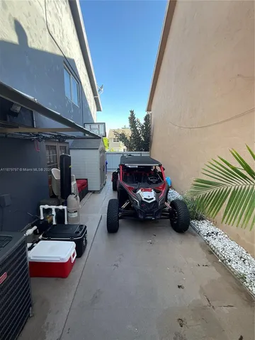 a view of an entryway with furniture