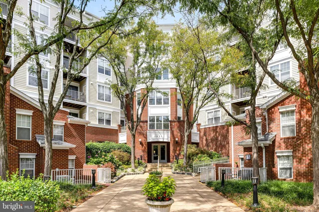 $509,000 | 1625 International Drive, Unit 421, McLean, VA 22102